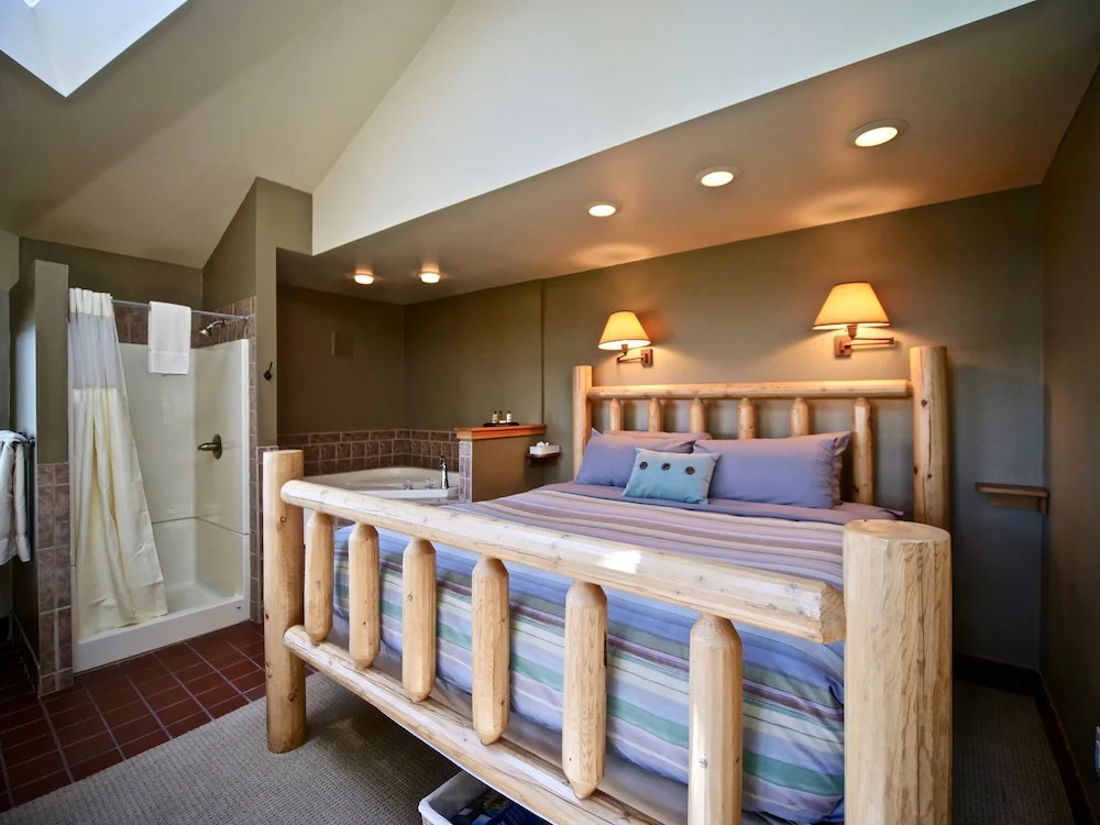 Whaleback Inn