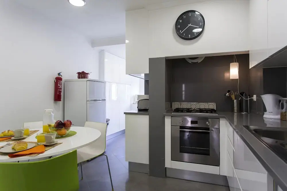 ALTIDO Urban 1-bed flat w/workspace, moments from Av. da Liberdade