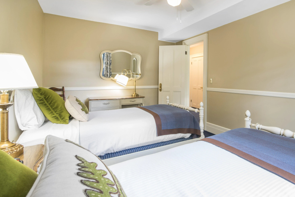 Omni Bretton Arms Inn at Mount Washington Resort