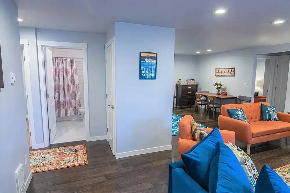 PNW Retreat Great Location in South Seattle