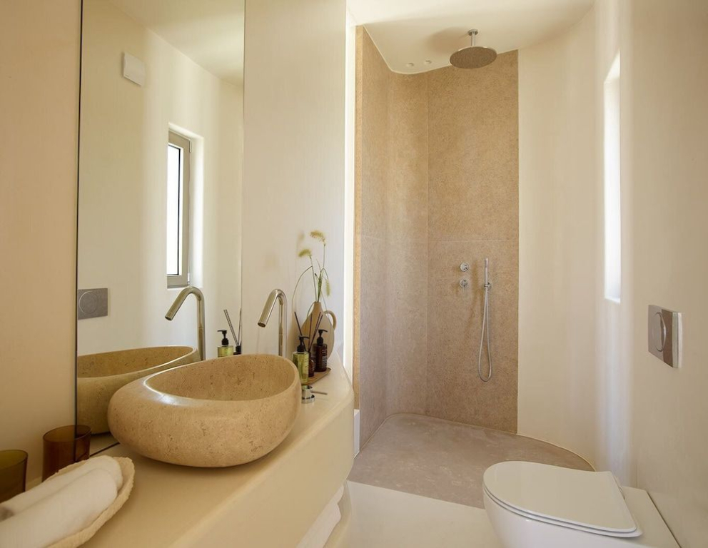 White Pebble Suites