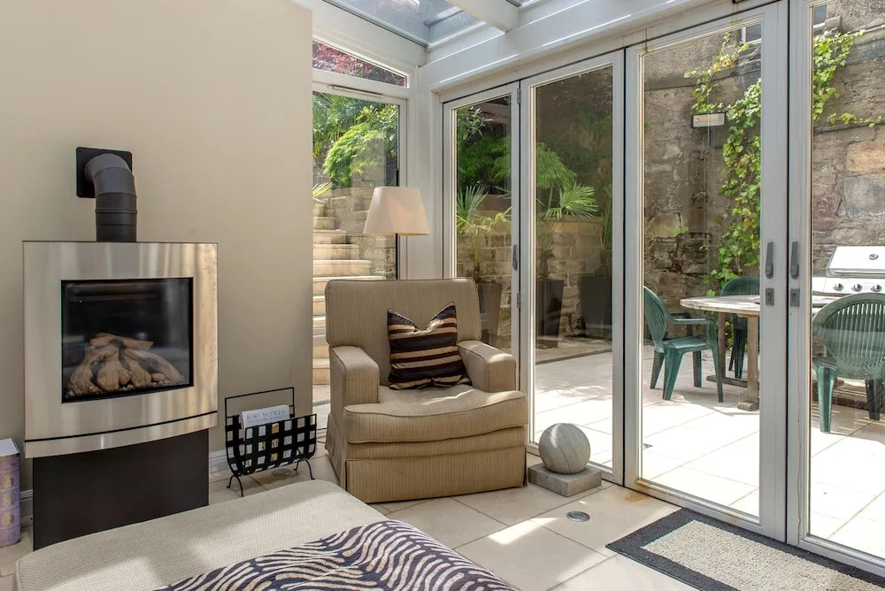 Deluxe Edinburgh Retreat Apartment
