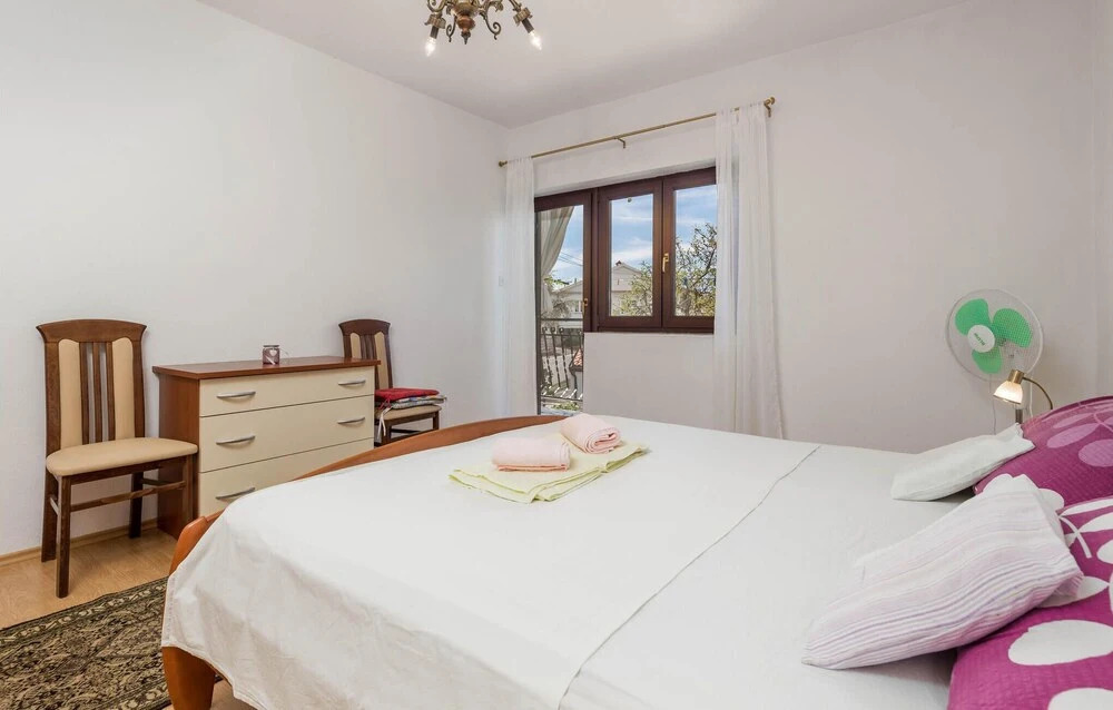 Nice Apartment in Sv. Juraj With Wifi and 2 Bedrooms