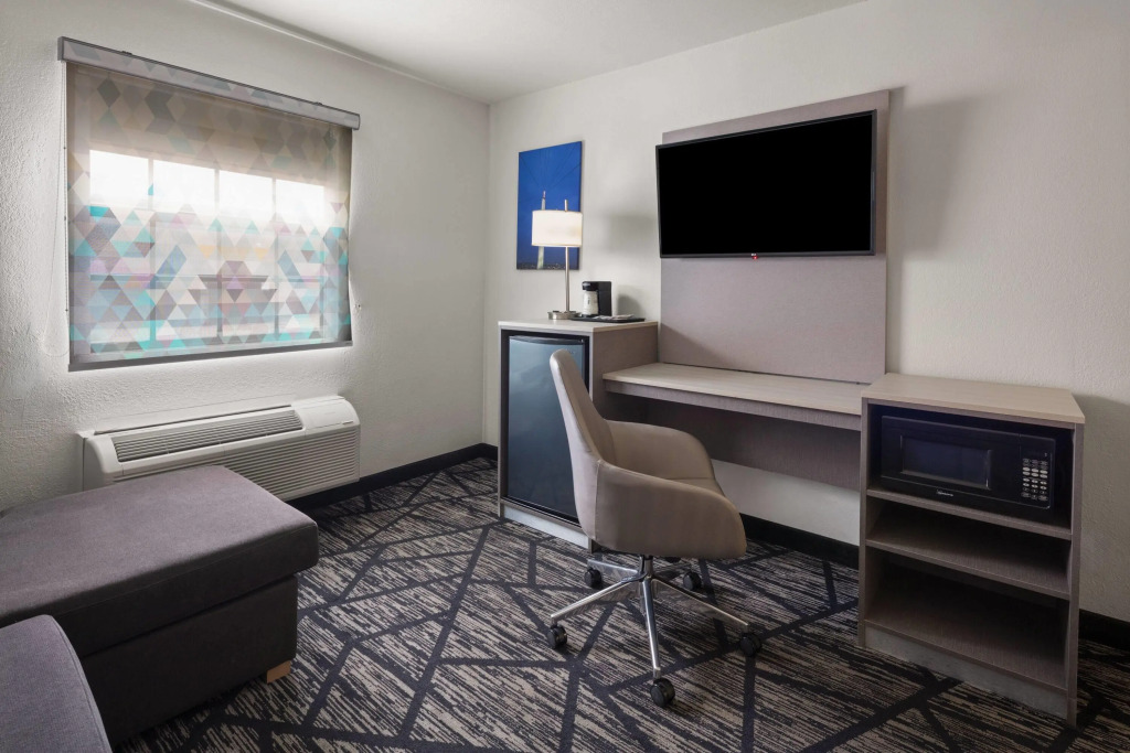 La Quinta Inn by Wyndham Omaha West