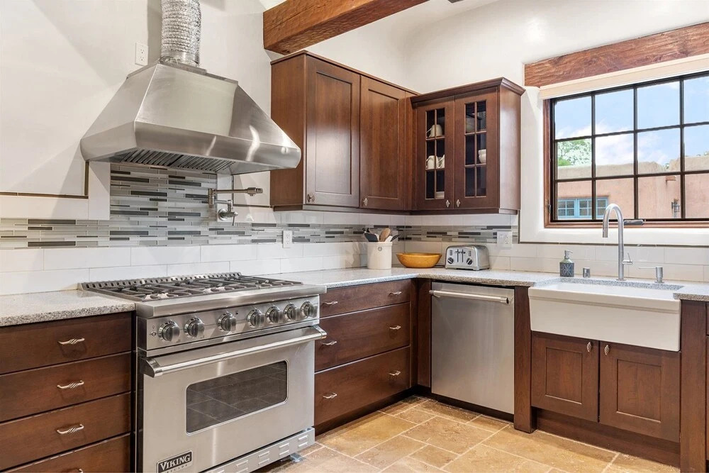 Alameda Escondido - Historic East Side Luxury, Walk Everywhere