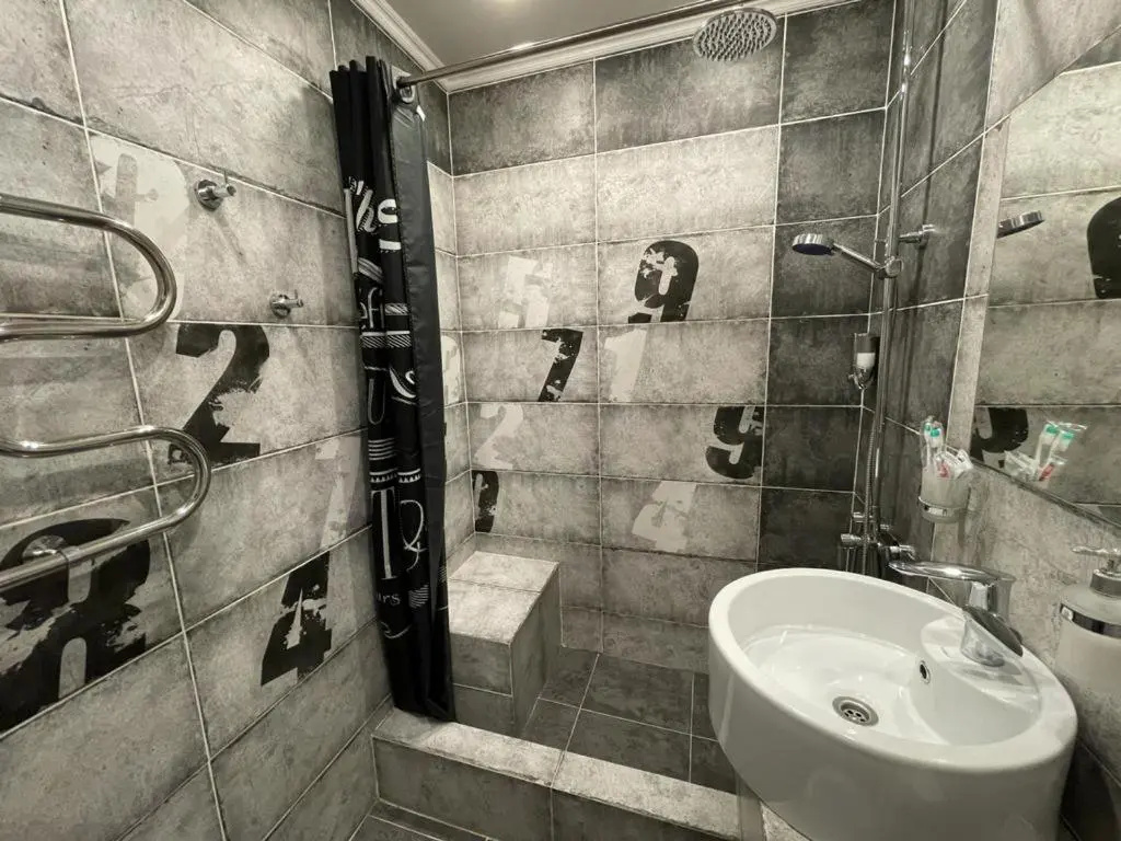LJuKS akademika satpaeva 47