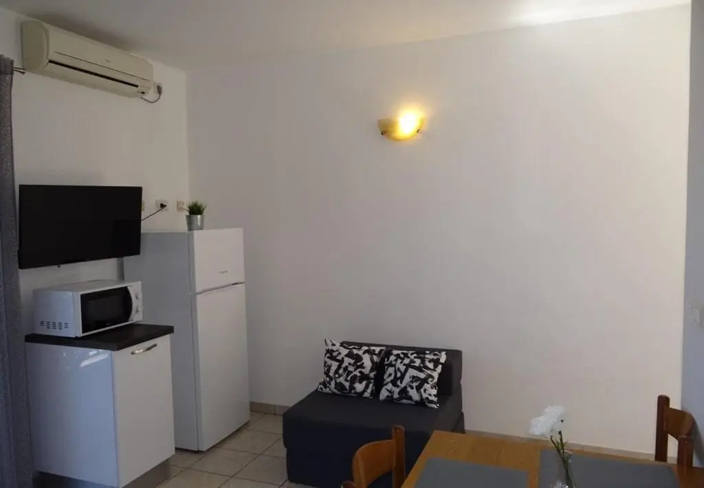 Apartments Mara - 70m from the sea