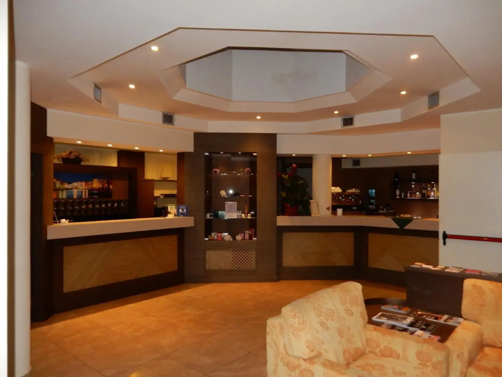 Raya Hotel