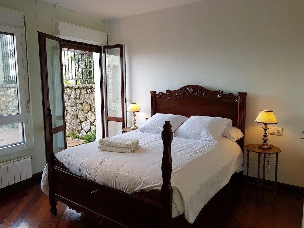 Views & luxury in Old Town