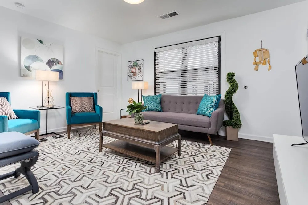 10 BRs Comprised of 2 5BR Suites by Domio