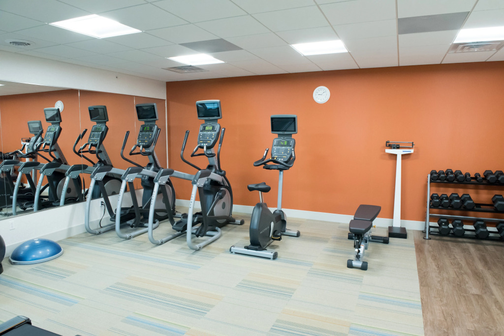 Holiday Inn Express & Suites Fort Wayne North by IHG