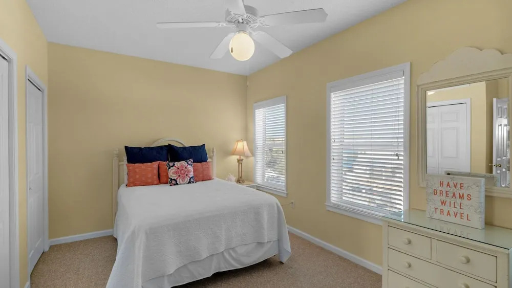 4-bedroom Cottage in Seacrest Beach ~ Gulf Views ~ Community Pool