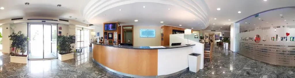 City Hotel & Suites