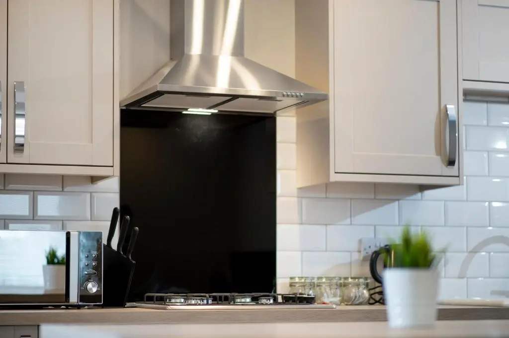 Oliverball Serviced Apartments - Flat D - Modern, top floor, 2 bedroom, 2 bathroom apartment in Central Southsea