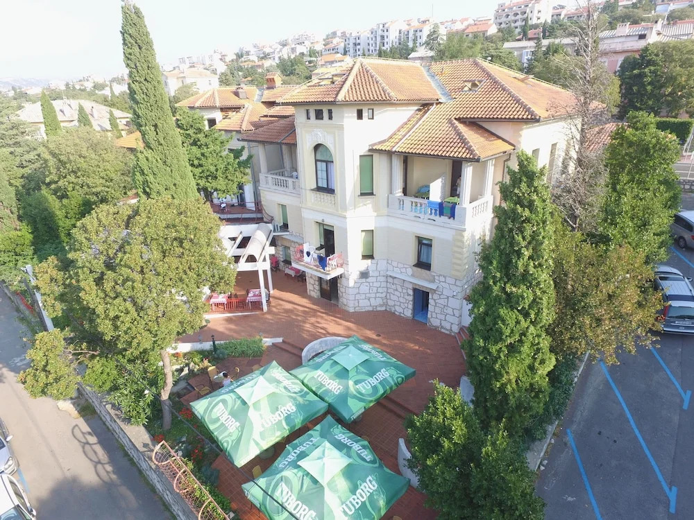 Pansion Ruža