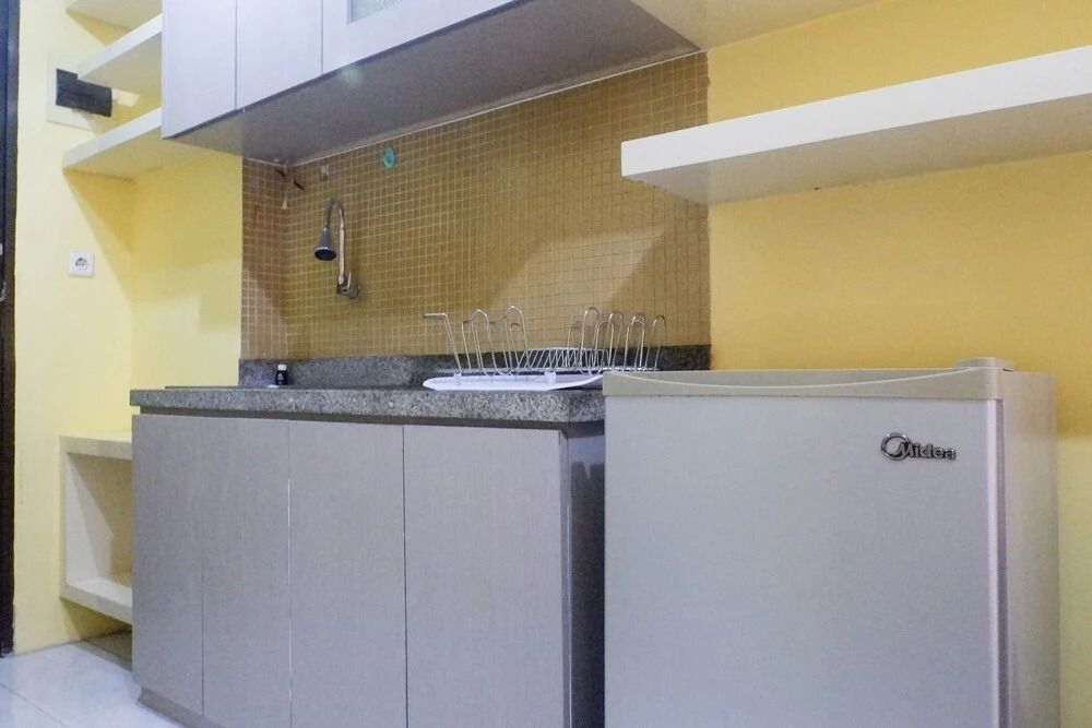 Relaxing Studio Apartment At Puri Mas
