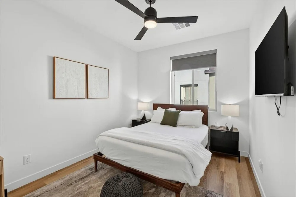 Desert Escape Townhome - Pool & Gym