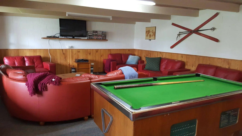 Cool Mountain Lodge