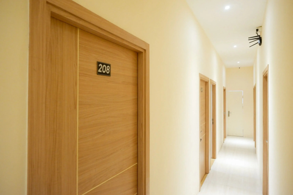 RedDoorz Plus @ Losari Makassar
