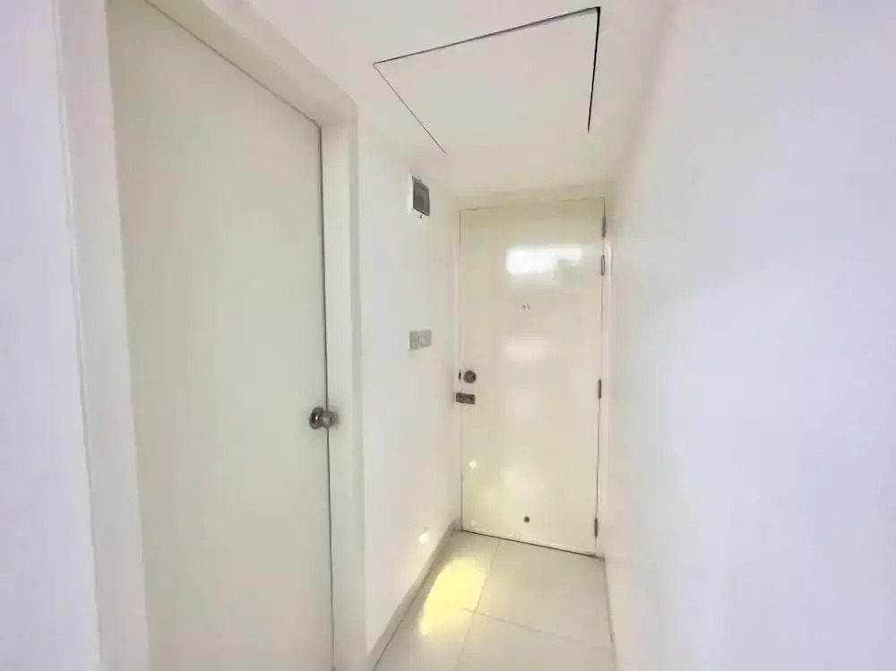 250 sqft 2 Studio Apt Pool and Sauna