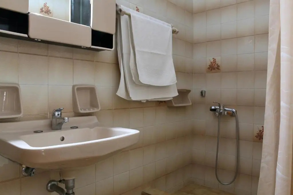 Seaview -2 Space - selfcatering Apartment - Helen No 5