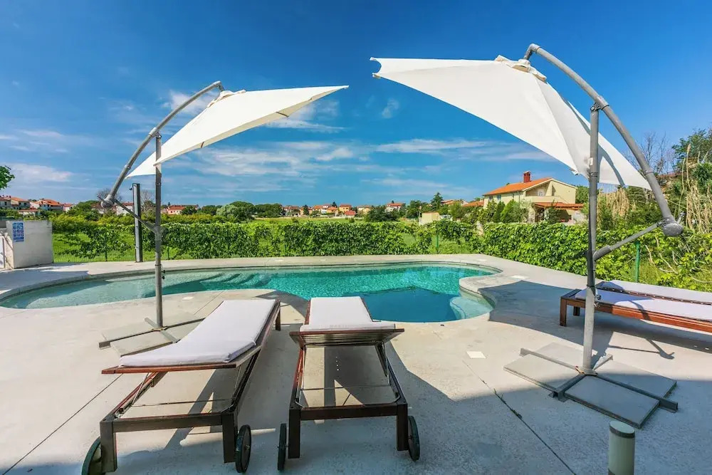 Apartments Pool