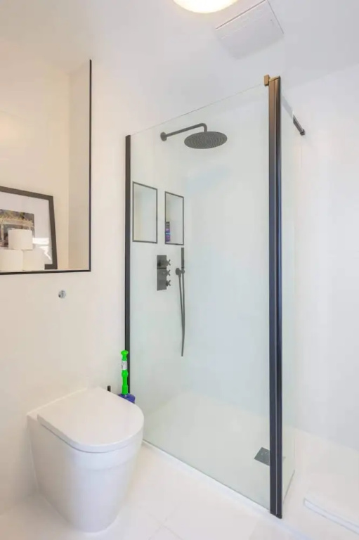 Stylish 1 Bedroom Apartment in Holborn in a Great Location