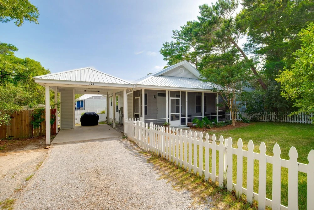 Beachwave Bungalow by Avantstay Pet Friendly, Close to Beach!