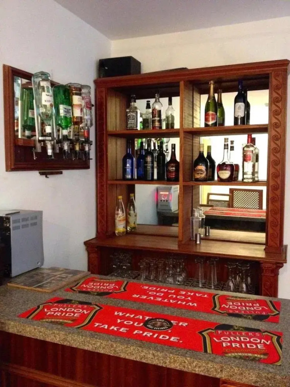 Wimblehurst Hotel