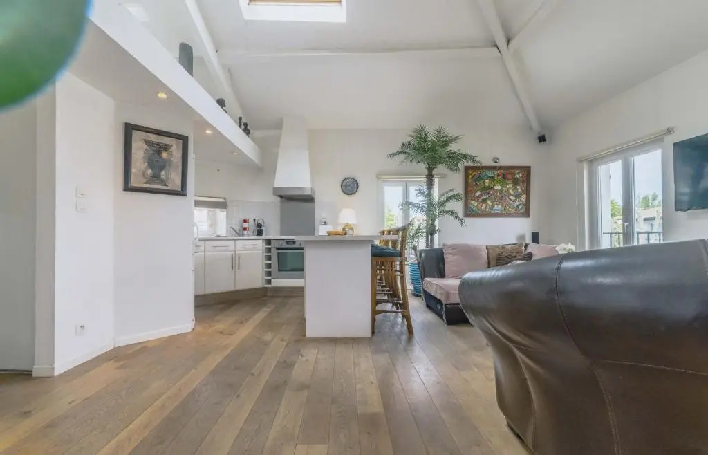 Appartement proche plage de la Chambre d'Amour