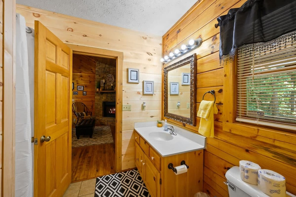 Location Log Cabin Hot Tub Fireplace Pool Fishing