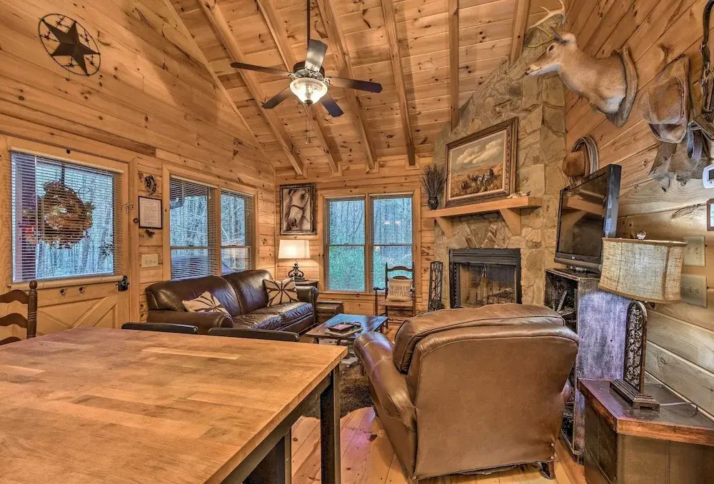 Cherry Log Cabin: 10 Min to Ellijay/blue Ridge!