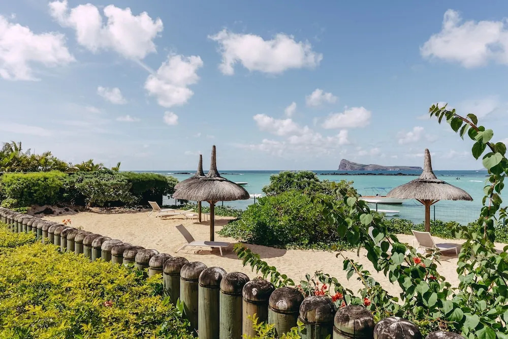 Peninsula, 3 Bedroom Luxury Beach Villa by LOV Mauritius