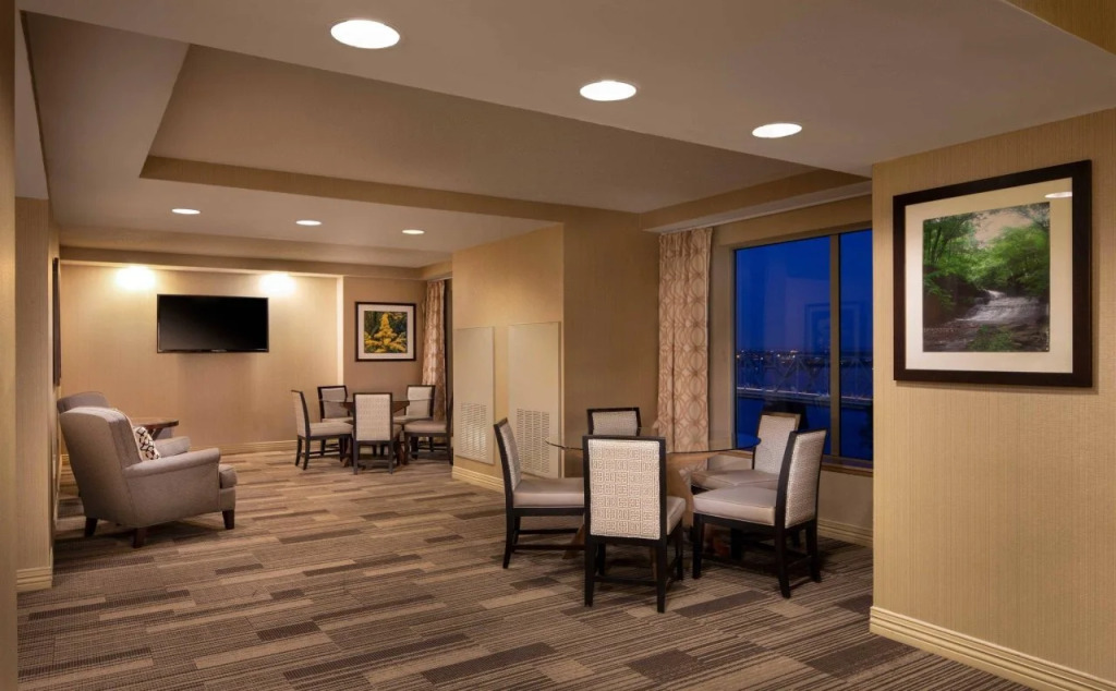 Sheraton Louisville Riverside Hotel