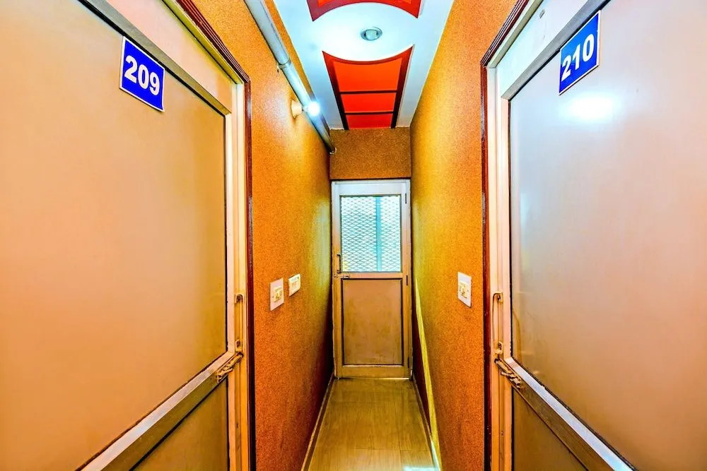 OYO 37546 Gaur Guest House