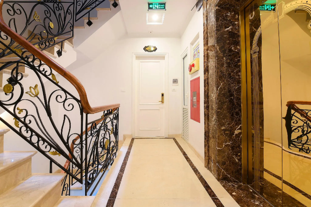 OYO 199 Diamond Hotel