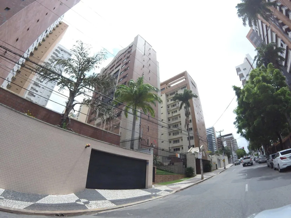 Apartamento a 200m feirinha beira mar