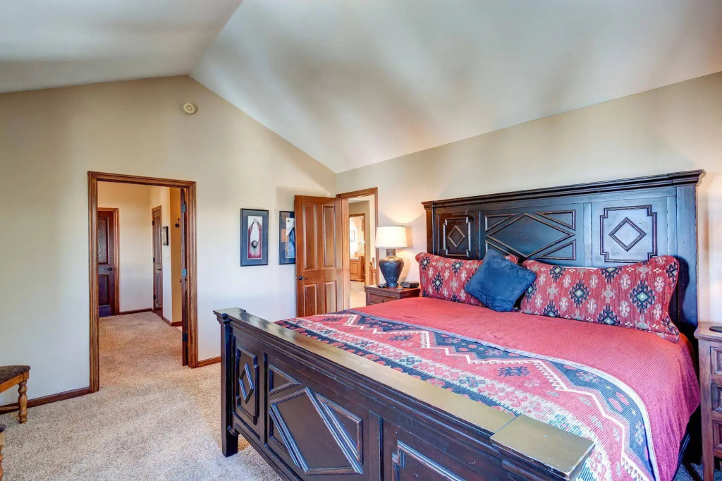 Grande Vista Boreas Pass by Pinnacle Lodging