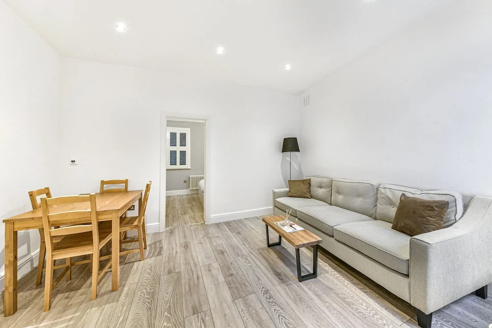 The Knightsbridge Deluxe apartment