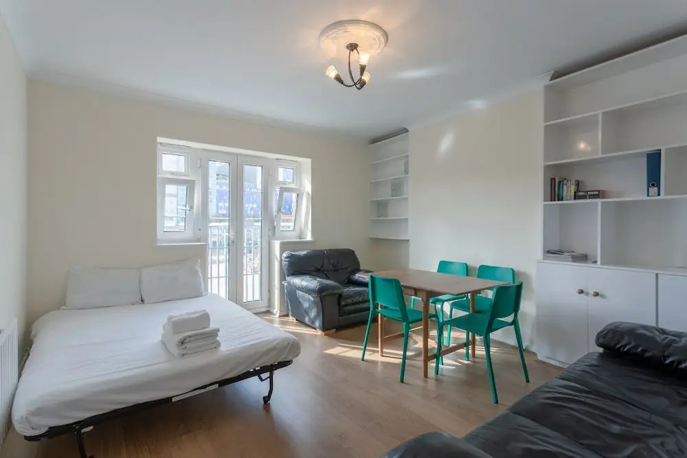 Whitechapel 2 Bedroom Flat