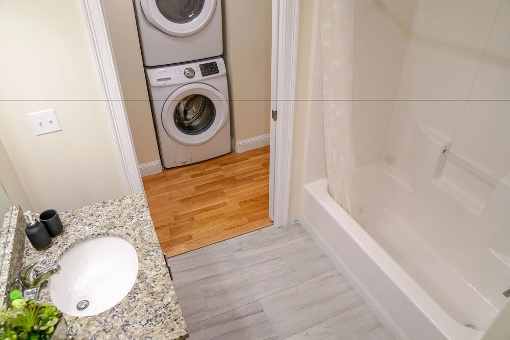 Luxury 2 Bedroom - 2 Bath Apartment Fenway- Boston