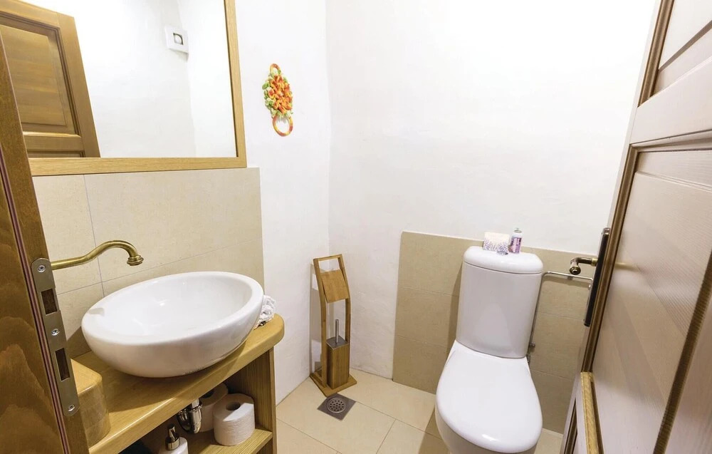Amazing Home In Sisan