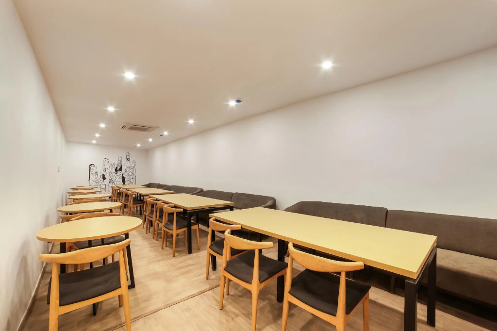 OYO Townhouse 76608 Vero