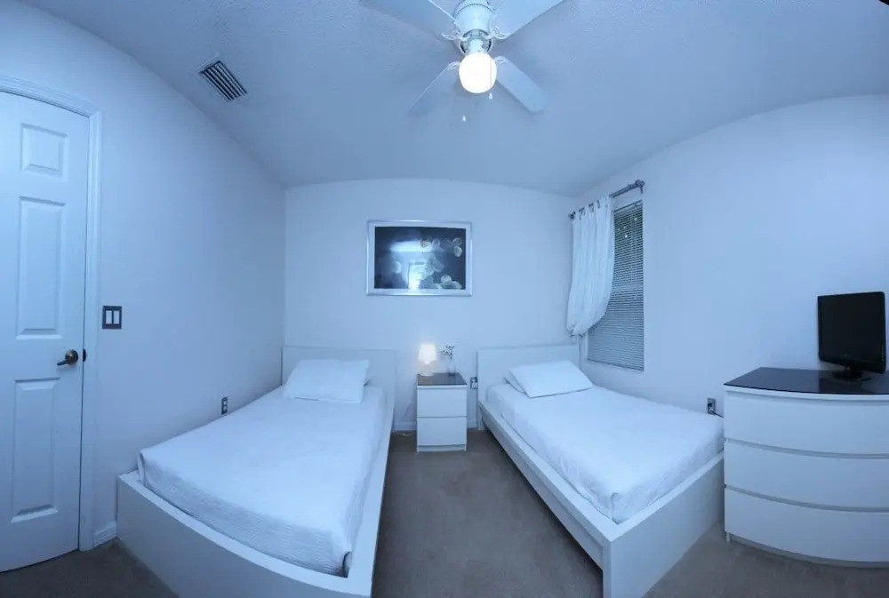 Lake Berkley Resort 1003 - Seven Bedroom Villa with Private Pool