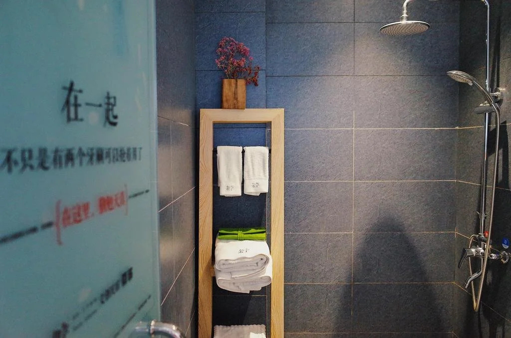 Dali Words Collection Hostel