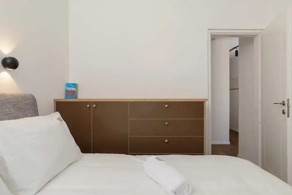 Rambam Residence nachalat binyamin By Localz