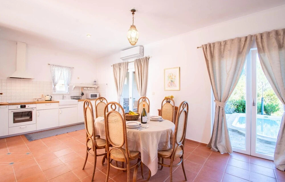 Beach Front Home In Zrnovo