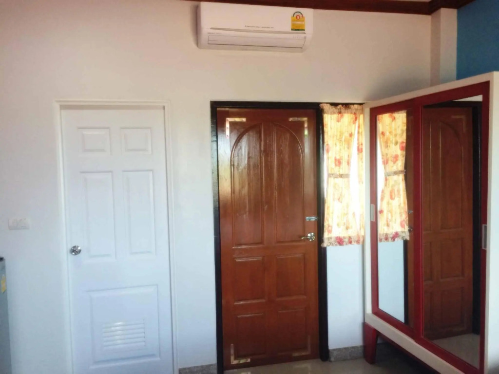 Vipat Bungkan Hotel