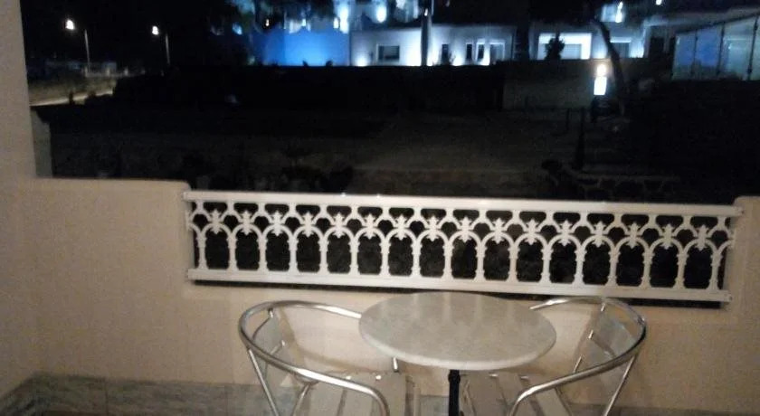 Fira Calm Hotel