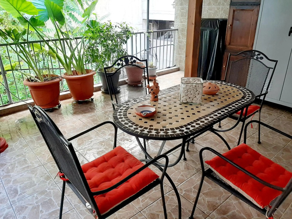 Large terrace apartment near city centre